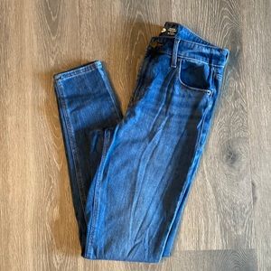 Old a navy Rockstar Super Skinny High Rise Jeans